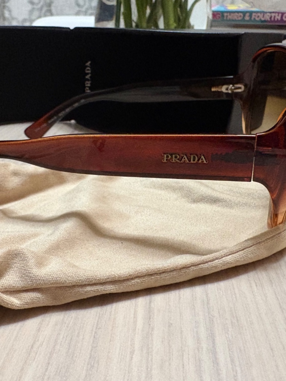 Prada sunglasses - Picture 2 of 3